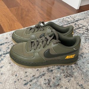Kids army green Air Force one sneaker